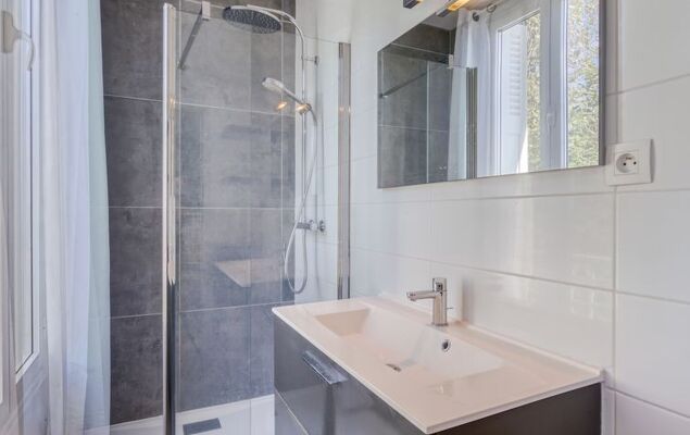 Les Roches - Photo 17